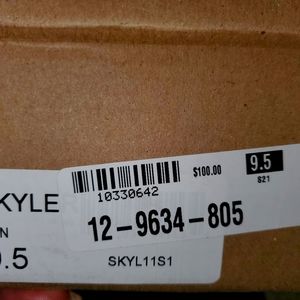 Steve Madden summer flip flops size 9.5 new never been worn. Special ordered